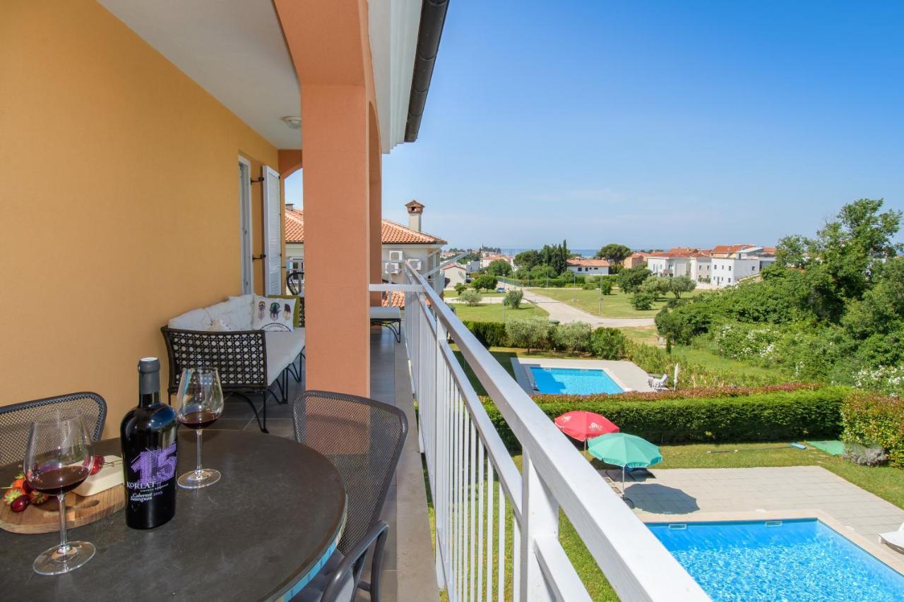 Aurea Novigrad Apartment Новиград Екстериор снимка